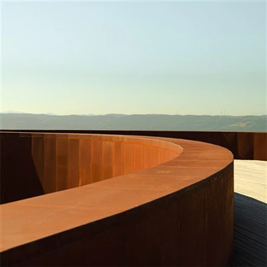 Jólatré með veðurþolnu stáli